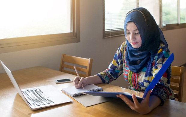Student creating a dissertation proposal